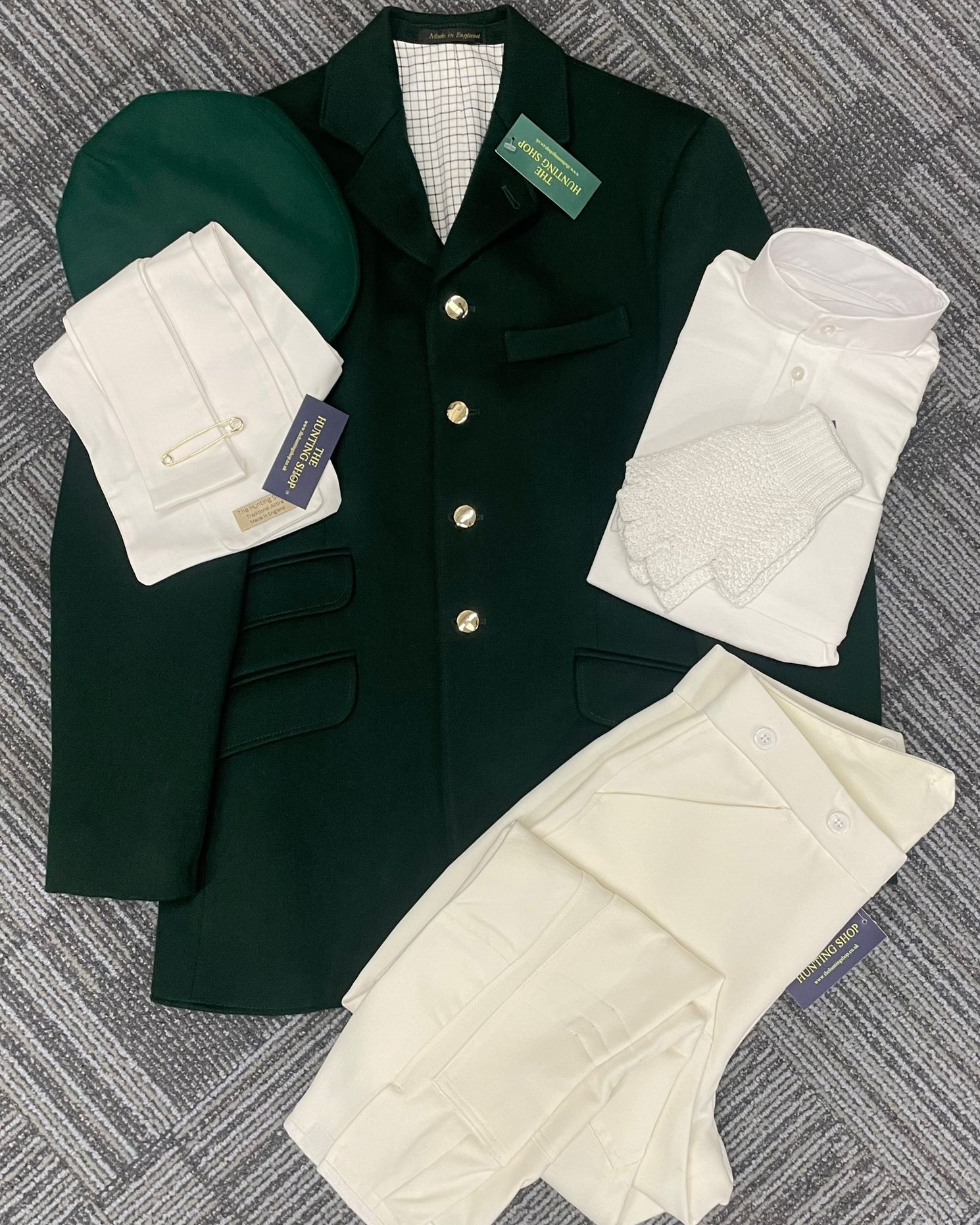 Time to check your beagling kit, replace what’s worn, and get ready for the shows ahead ?
The little details make the biggest difference when you’re in the show ring ?
#beagling #showringprep #britishtailoring