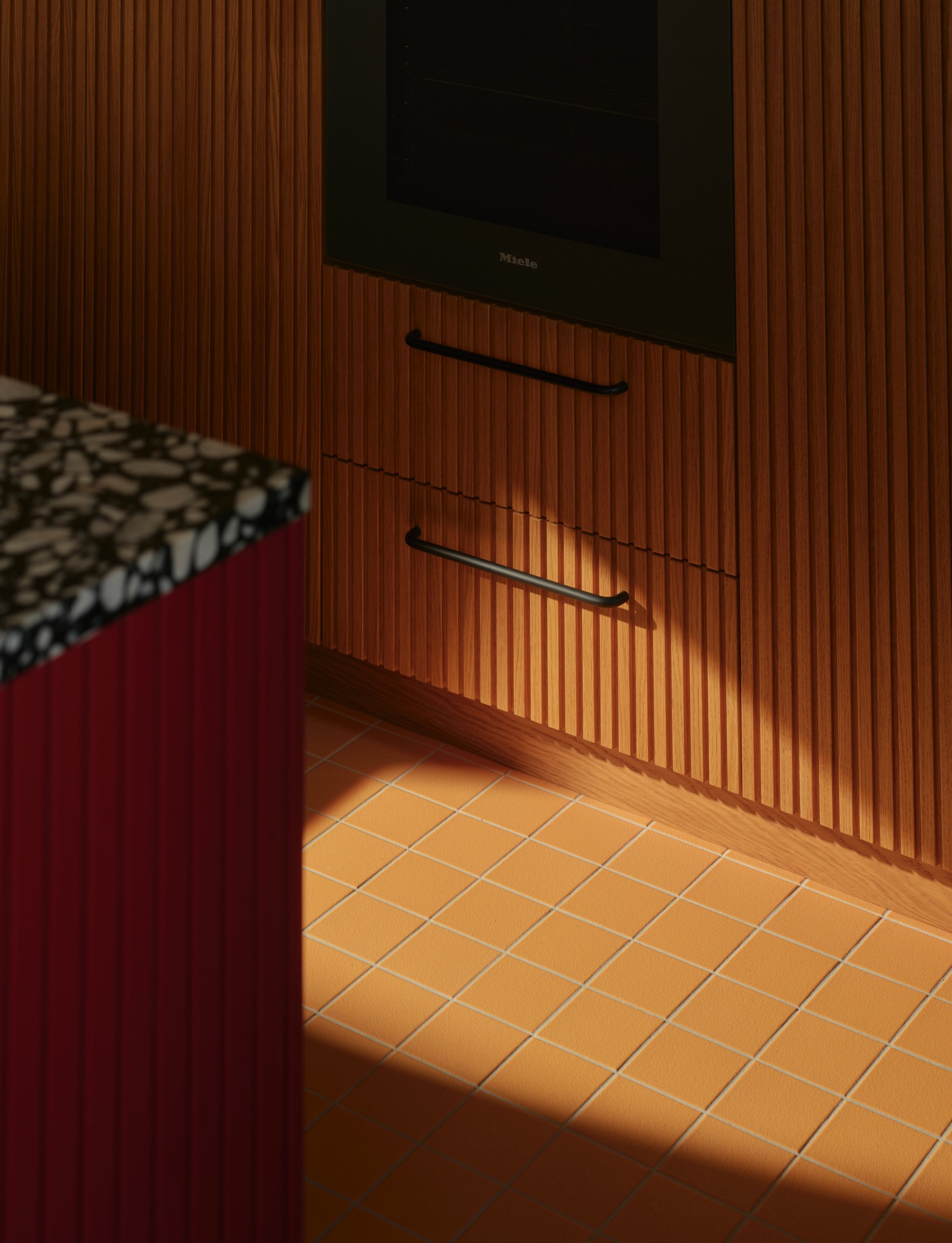 Bold colour. Bespoke craft. Zero apologies. ?
Mica House, London
Designed by @bvds_architects with joinery by @agajoinery
This project is everything we love about working with designers who back themselves.
Saffron floor tiles running through kitchen and bath. Terracotta surround.
Deep violet accents. A red-framed indigo niche. Glass block walls catching golden light. Every room its own moment, every detail intentional.
Tiles we supplied: Palette RAL 1034 Matt + Palette RAL 5022 Matt
