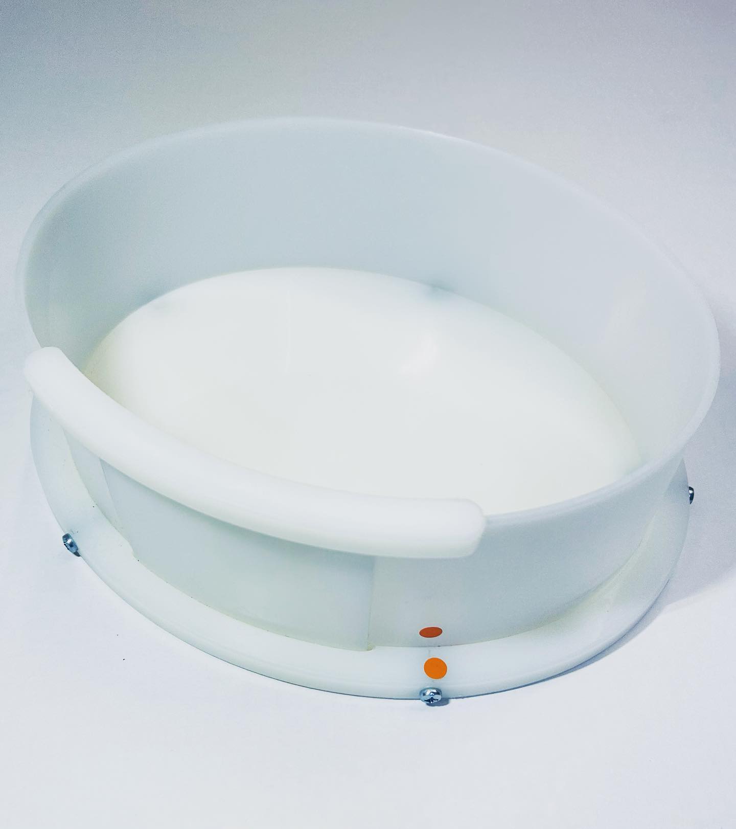 ⭐️ Oval Mould ⭐️
New product: HDPE Reusable Epoxy Resin Oval Mould/Mold
Diameter- Approx. 200mm x 250mm
Height - 80mm
Can be found on our website, Etsy or eBay page :)
Message us for more details
#lsdesignuk #resin #resinart #ovalmould #resinmould #resinmold #etsyshop #art #mouldforsale #mouldmaker #ukmouldmaker #moldmaker #resincraft #plasticmould #hdpe #craft #wood #roundmould #mulimould #reuseable #smallbuisness #etsy #estycommunity #ebay