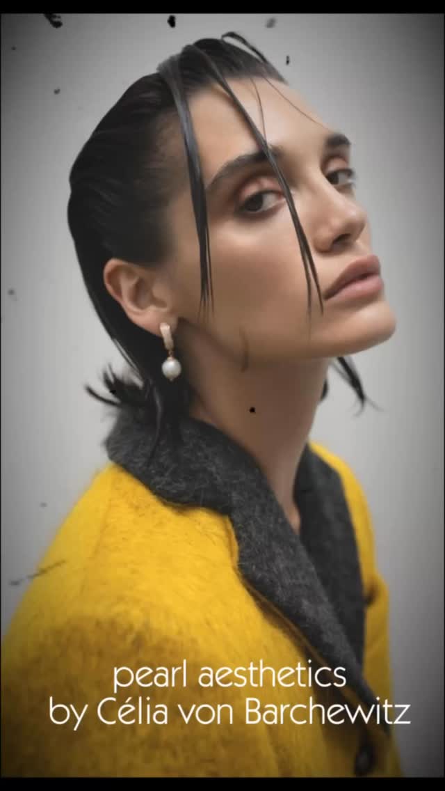 Wieder eine grandiose Veröffentlichung im TheCollector Magazin. Wir sind stolz. Die tollen Ohrringe könnt ihr jederzeit bei uns im Shop kaufen unter https://www.celia-von-barchewitz.de/shop/Ohrringe-mit-runder-Perle-und-Zirkonia-p499942580 ?. Diese gibt’s für kurze Zeit zum Sonderpreis ❤️#perlenschmuck #ohrringe #geschenk #luxurydesign