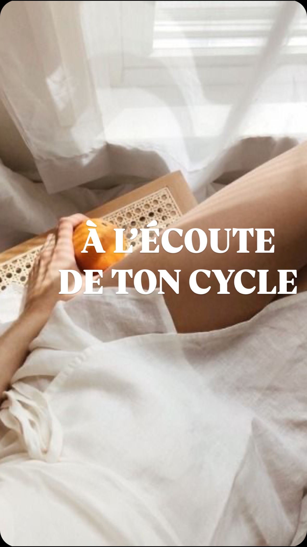 Tu as déjà remarqué que ton visage te semble plus harmonieux pendant ta phase ovulatoire ? Que ta peau est plus lumineuse, que ton reflet dans le miroir te plaît davantage ?
Ce n’est pas un hasard !
Cette augmentation des œstrogènes contribue vraiment à adoucir nos traits, à nous donner bonne mine et à renforcer cette sensation de féminité dans le corps et sur le visage.
On se sent souvent plus en forme, plus légère, plus souriante…
C’est une période où tout semble un peu plus fluide, à l’intérieur comme à l’extérieur.
Partage moi comment ça s’exprime chez toi ? ?
#hormonesféminines #équilibrehormonal #peauethormones #santéhormonale #cycleféminin #acnéhormonale #peauaunaturel #cyclemenstruel #naturopathie #santé #acne #peaugrasse #peauseche