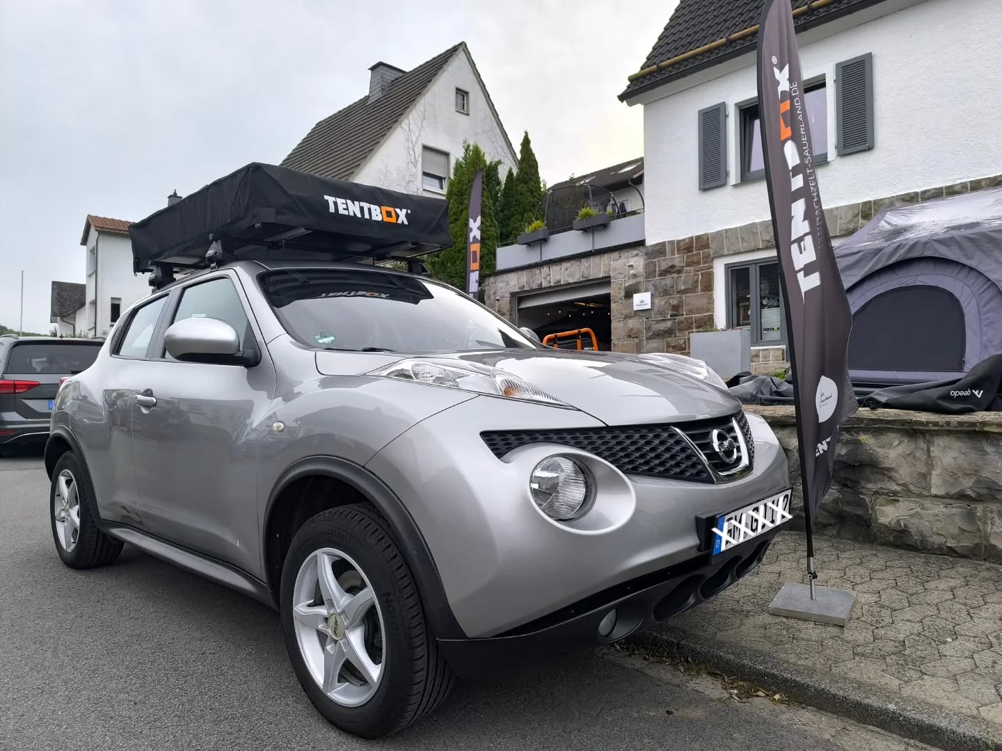 Diese Woche durften wir wieder ein paar Fahrzeuge mit unseren Zelten in Premium-Qualität ausstatten ??
Leider haben wir nicht von allen ein Foto gemacht, aber eins ist sicher: Auch diese Woche sind wieder Dachzelt-Träume wahr geworden ?️✨
Kommt gerne vorbei, lasst euch vernünftig beraten und holt euch euer Top-Zelt mit 5 Jahren Garantie ??
Wir freuen uns auf euren Besuch!
#DachzeltSauerland #Tentbox #CampingLiebe #Zeltträume #outdoorabenteuer Campingshop