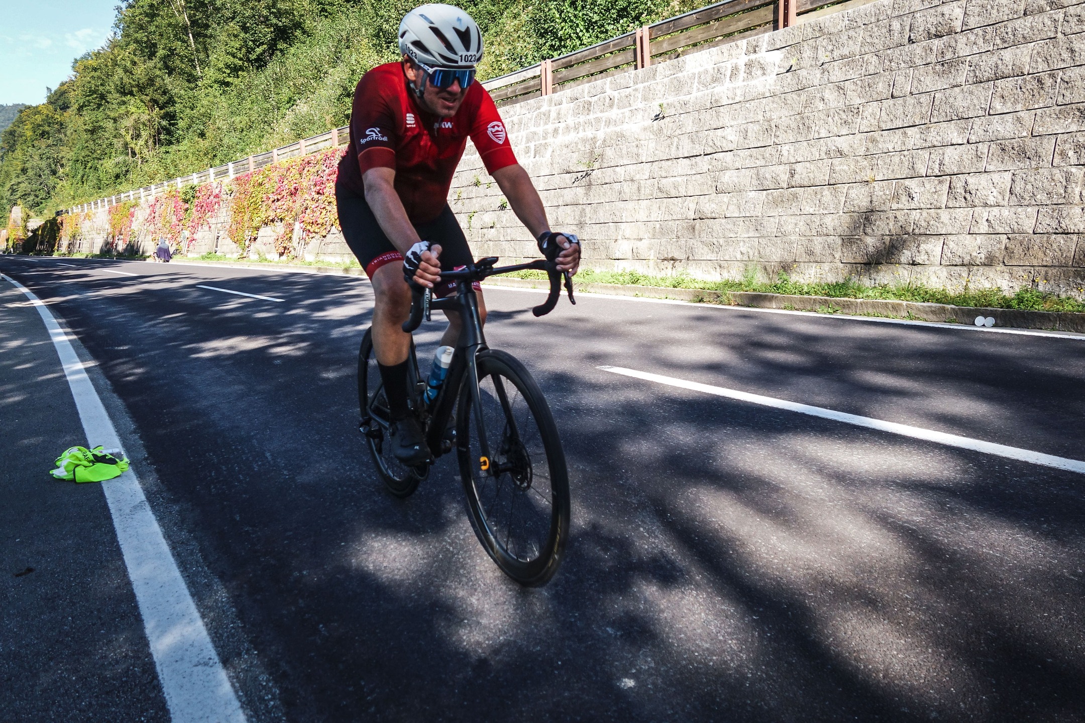@king_of_the_lake_attersee 2025 👑 - ein erfolgreicher Tag für 18 Starter und Starterinnen des RFV 💪
Bei perfekten Bedingungen wagte sich Roman Pröslmayr alleine auf die 47km rund um den Attersee und bewältigte sie in 1:24:13 🚀
Raphael Schauer, Reinhard Olzinger, Lukas Brandstetter & Thomas Mitter (1:07:36) und Roland Weiß, Sebastian Hamedinger, Matthäus Höftberger & David Müller (1:15:25) stellten jeweils im 4er-Team sehr starke Zeiten auf 🚴🏼♂💨
Und als erneut einziges Damenteam in der 10er-Wertung konnten Sophie Amesberger, Bianca Wiesinger, Magdalena Minniberger, Andrea Zambelli, Katrin Feischl, Veronika Pöstlberger, Julia Mitter, Cordula Benetseder und Rita Eichlehner ihre Vorjahreszeit weiter verbessern 💪🚴♀️🚀
Danke an das @atterbiker.racingteam für diese erneut grandiose Veranstaltung - wir freuen uns jetzt schon auf nächstes Jahr 🚣🏼♀👑🚴🏼♂️