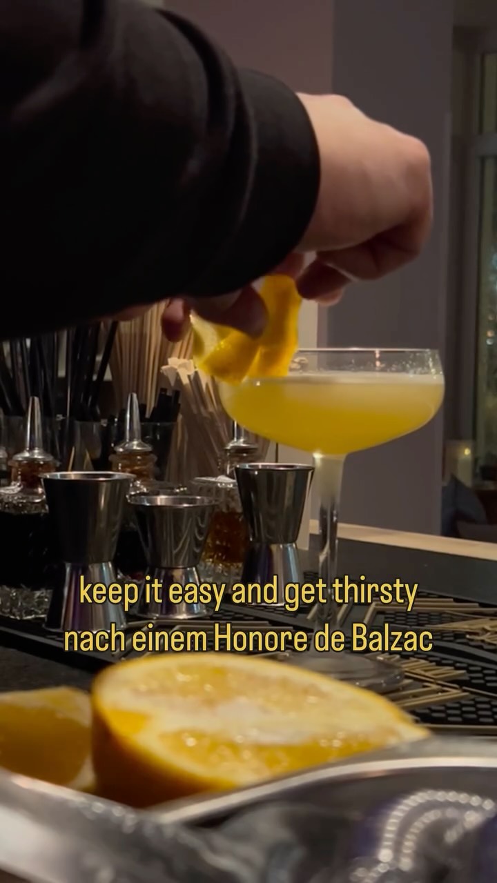 Ein Drink sagt mehr als tausend Worte. ?
Unsere Cocktails: frisch, fein abgestimmt, voller Geschmack. Der perfekte Start (oder Abschluss) für deinen Abend im sylc. – komm vorbei und gönn dir was Besonderes. ??
#sylc #drinks