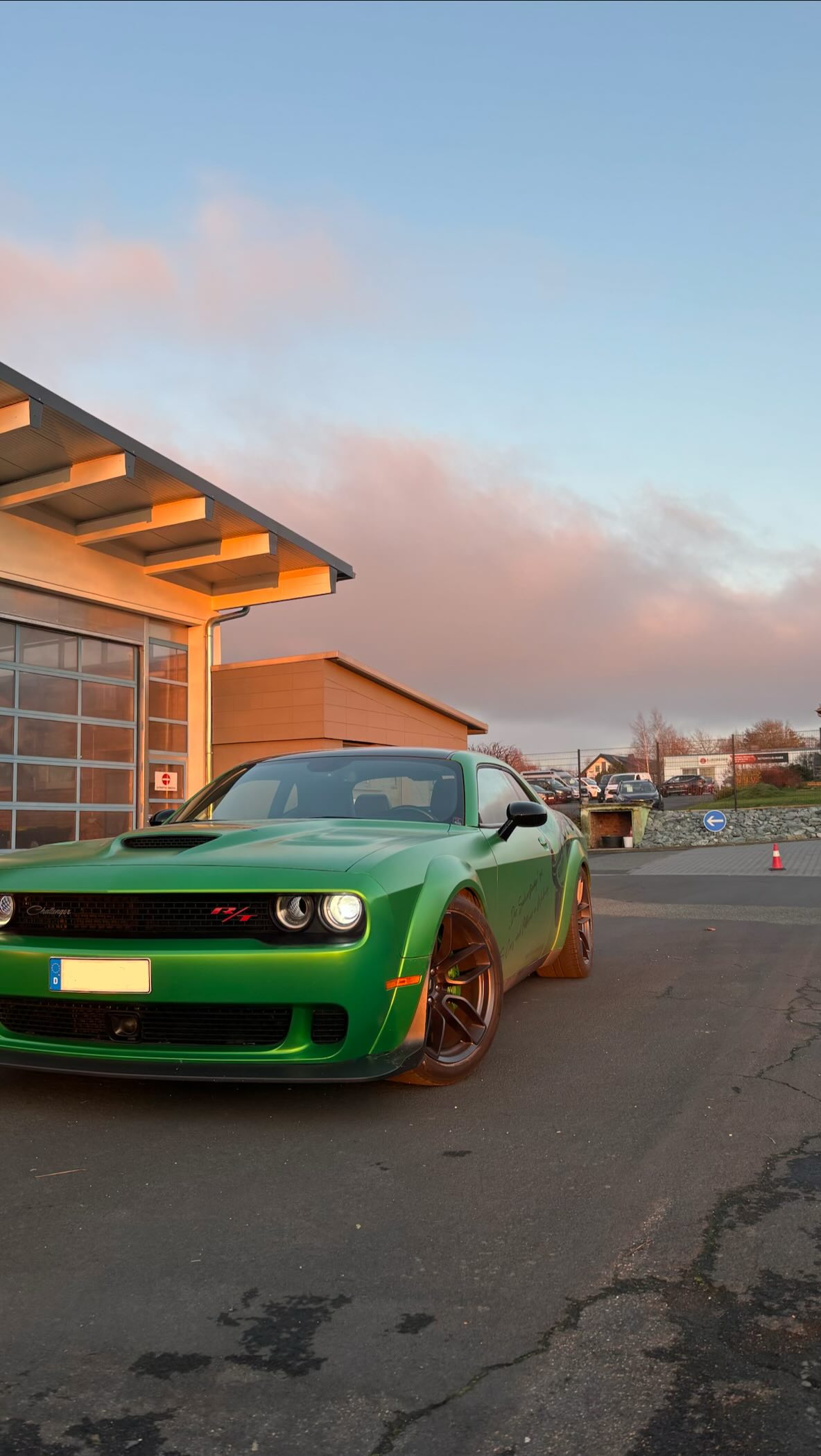 ? Dieser Sound verabschiedet uns in den Betriebsurlaub.
Wir sind dann mal kurz weg ?
Wir begeben uns bis 05.01. in den Betriebsurlaub und tanken neue Energie.
Ab dann sind wir wieder mit voller Power für euch da! ?
#tüv #autosicherheit #fahrzeugcheck #carsofinstagram #dodge