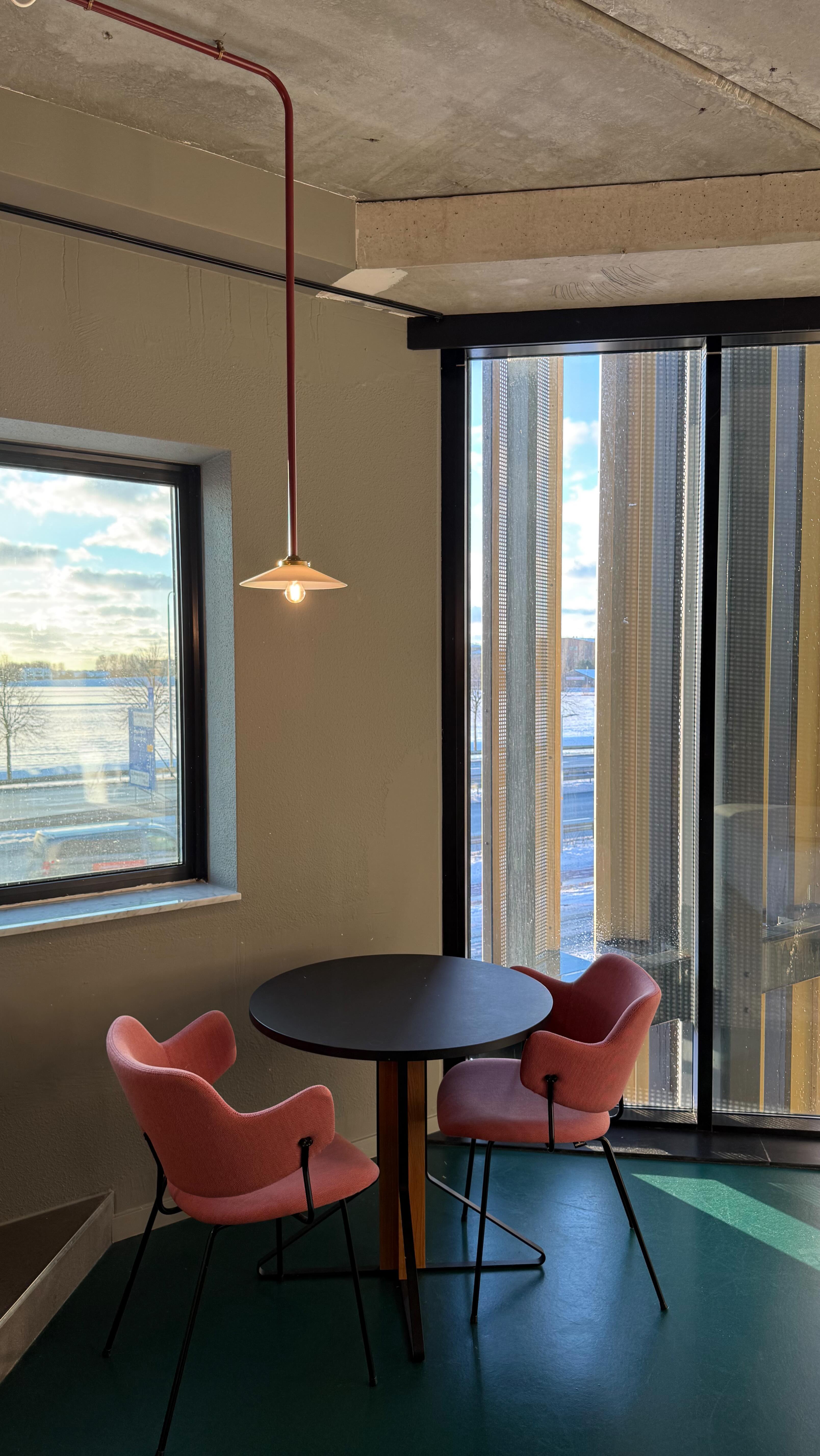 ❄️☀️ Wake up to snowy views and cozy luxury in Room 140 — one of our Deluxe Double Rooms! Spacious and beautifully designed, it’s the perfect spot to relax, enjoy the sunlight, and feel at home away from home. ✨?️
Only at The Florian can you enjoy a room this beautiful at an affordable price. ?
#TheFlorianHotel #DeluxeDoubleRoom #SnowyViews #CozyLuxury #AmsterdamSnow