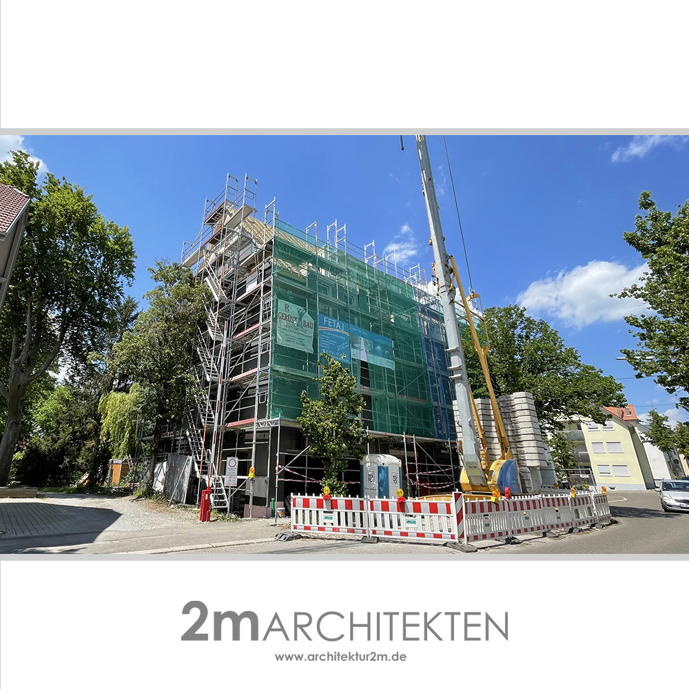 Unser Projekt in Sindelfingen mit 8 Wohneinheiten kommt gut voran. ? Die Fenster sind eingebaut, Zimmermann und Dachdecker sind fast fertig. Innen sind die Elektro- Heizungs- und Sanitärinstallateure tätig. ??
Jetzt beginnen auch die Arbeiten außen an der Fassade! ?
#2marchitekten #team2mA #architektur #architektboeblingen #architekturboeblingen #architektböblingen #architekturböblingen #wohnbau #architekturfotografie #architecture #architecturelovers #realestate #baustelle #holzgerlingen #altdorfbeiböblingen #sindelfingen #boeblingen #schoenaich #stuttgart #realestatestuttgart #realestateinvesting #projektentwicklung #architektenhaus #archicad #archicaddesign