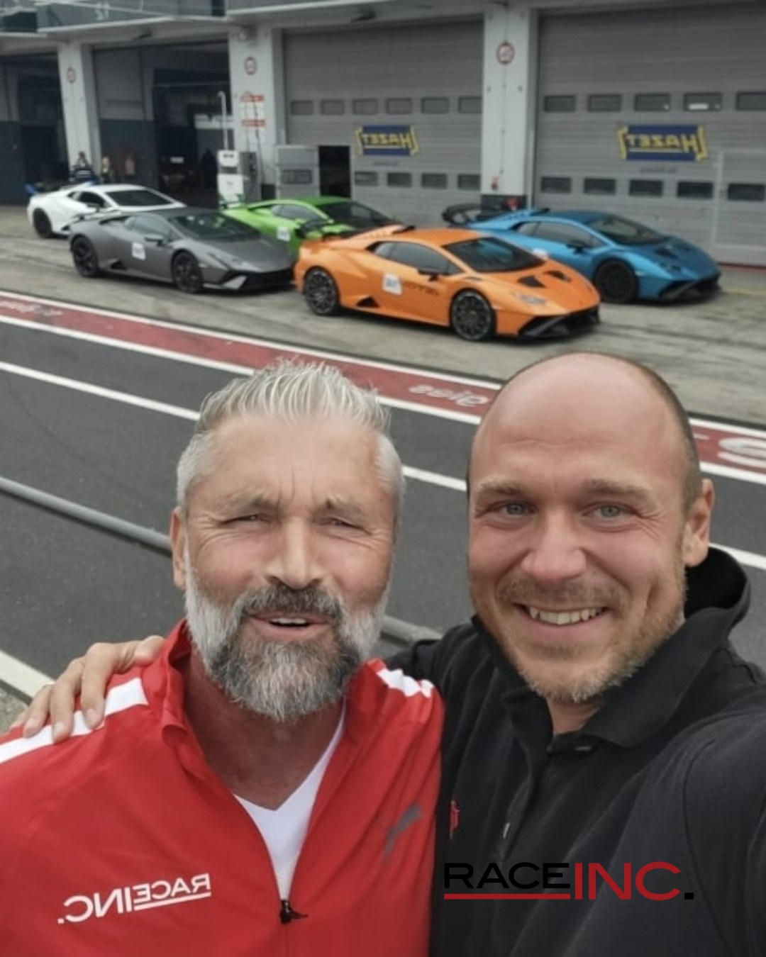 Rennsport ist Teamarbeit.
Auf der Strecke entscheidet Präzision – im Hintergrund Vertrauen, Verlässlichkeit und ein starkes Team.
Genau dafür stehen wir bei RaceInc.
🏁🤝
#Teamwork #Zuverlässigkeit #Motorsport #Rennsport #RaceInc #Motorsportversicherung #Tracklife #Pitlane #Performance #RacingCommunity #Versicherungsmakler #Motorsportbusiness #OnAndOffTrack