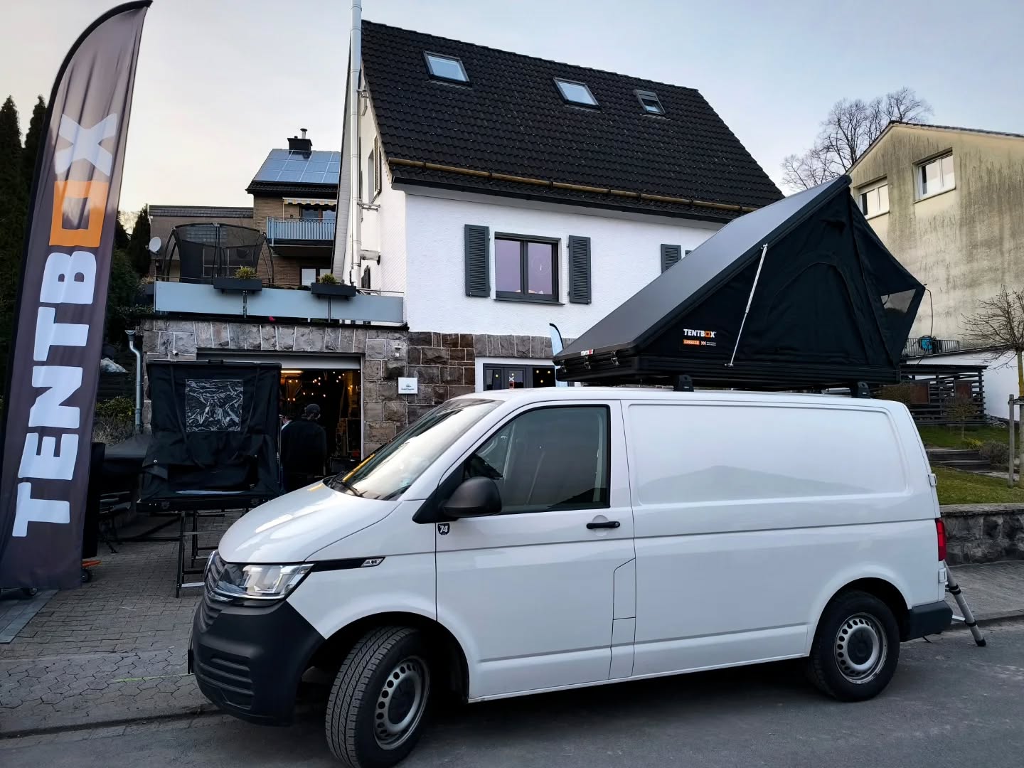 Hoch hinaus mit dem TentBox Cargo 2.0 ging es heute ?
Endlich kein lästiges Bettumbauen mehr im Bulli ❤️
Viel Spaß wünscht das Dachzelt Sauerland Team ??
#dachzelt #tentbox #tentboxcargo #vanlife #bullilife campingliebe outdoorabenteuer roadtrip freiheitsgefühl campingdeutschland vanlifegermany abenteuerlust reisenmitstil overlanding naturgenießen