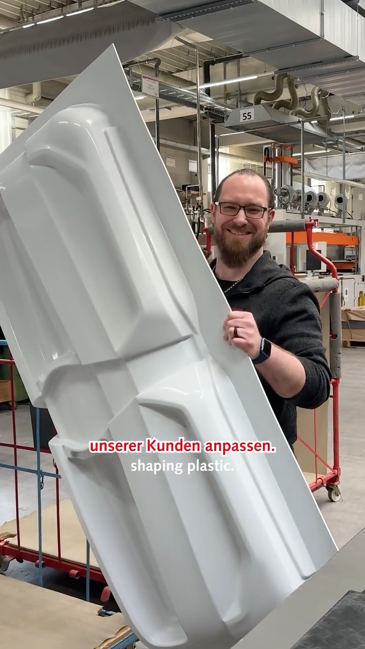 Wer uns kennt, denkt oft zuerst an Schubkasteneinsätze. Verständlich — aber das ist längst nicht alles. 👀 Wir entwickeln auch individuelle Kunststoffkomponenten für unterschiedliche Branchen und ganz verschiedene Anforderungen. ⚙️ Ob im Nutzfahrzeug, in der Medizintechnik oder in der Logistik 🚛🏥📦 Viele dieser Teile fallen im ersten Moment kaum auf, sind aber genau die Komponenten, ohne die vieles nicht funktionieren würde. 🔧
.
If you know us, you probably think of drawer inserts first. Fair enough — but that’s far from everything we do. 👀 We also develop custom plastic components for a wide range of industries and very different requirements. ⚙️ Whether in commercial vehicles, medical technology or logistics 🚛🏥📦 Many of these parts may not stand out at first glance, but they are exactly the components without which many things simply wouldn’t work. 🔧
#agoform #industrie #thermoformung #kunststoffkomponenten