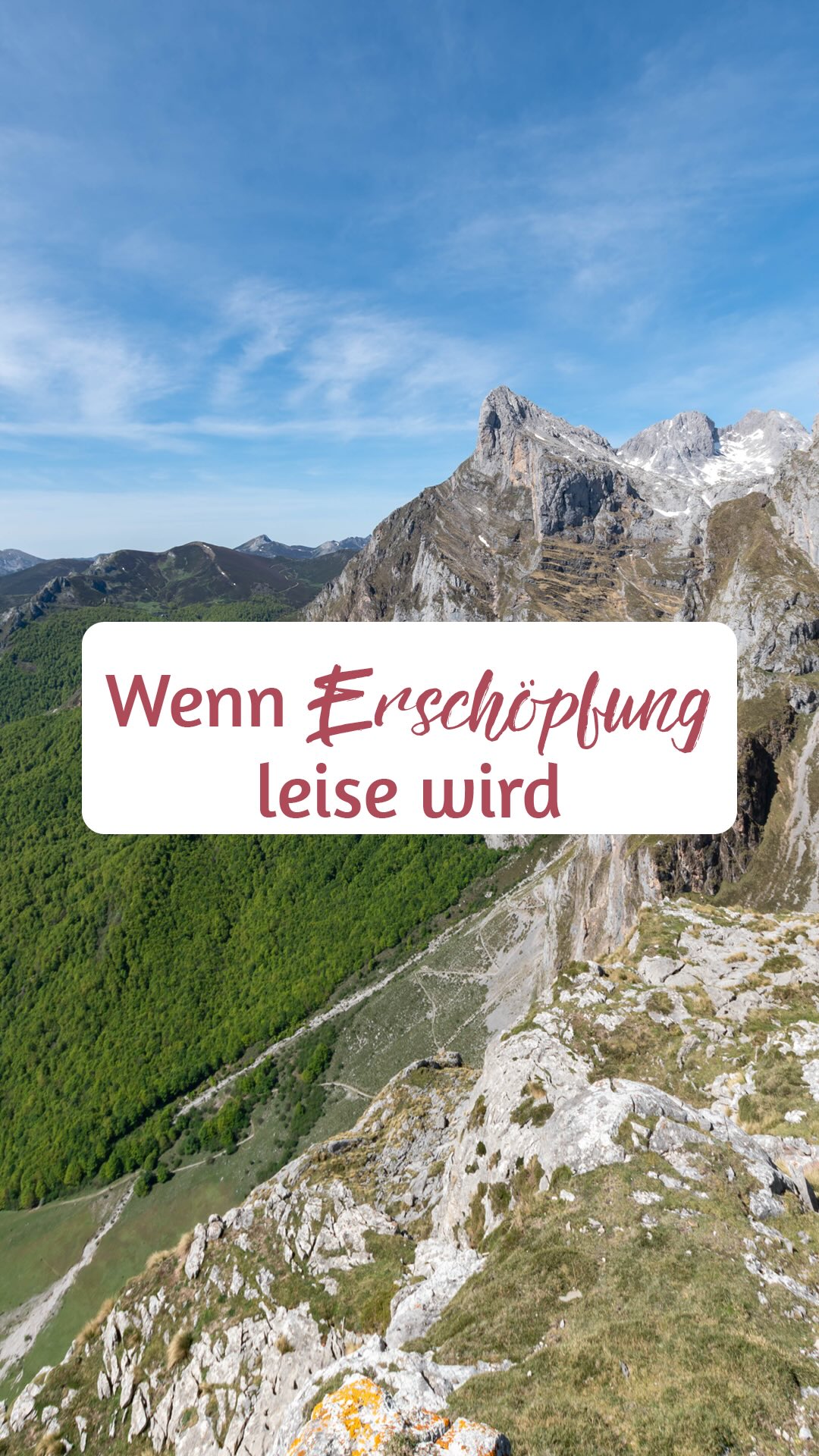 ⬇️Diese 5 Anzeichen werden oft übersehen:
1️⃣ Du bist müde, obwohl du „nichts Besonderes“ gemacht hast.
Nicht, weil du zu wenig schläfst, sondern weil du innerlich ständig angespannt bist.
2️⃣ Du funktionierst, aber fühlst dich nicht wirklich verbunden.
Du erledigst alles, bist da für andere… aber nicht mehr richtig bei dir.
3️⃣ Pausen bringen keine echte Erholung.
Selbst wenn du sitzt, läuft innerlich weiter alles.
4️⃣ Du sagst öfter „Ja“, obwohl du eigentlich „Nein“ meinst. Und merkst erst später, dass es dich Kraft kostet.
5️⃣ Du hast das Gefühl, immer ein bisschen hinterher zu sein. Egal wie viel du machst, es reicht nie ganz.
Das hat nichts mit Schwäche zu tun, es ist ein Zeichen, dass du dich selbst zu lange übergangen hast.
Und genau hier beginnt Veränderung:
Nicht indem du noch mehr machst, sondern indem du beginnst, dich wieder ernst zu nehmen.
Es gibt eine Form von Erschöpfung, die lange niemand sieht. Auch du selbst nicht.
Ich erinnere mich an Phasen, in denen mein Alltag funktioniert hat.
Ich habe alles geschafft, war präsent und zuverlässig und trotzdem war da diese leise Müdigkeit, die nie wirklich wegging.
Was ich damals nicht verstanden habe: Erschöpfung beginnt viel früher, als wir denken.
❗️Wenn du dich in diesen Punkten wiedererkennst,
? kommentiere „Veränderung“ und ich sende dir einen Link, mit dem du deinen ersten Schritt machen kannst, um deine Situation zu verändern.