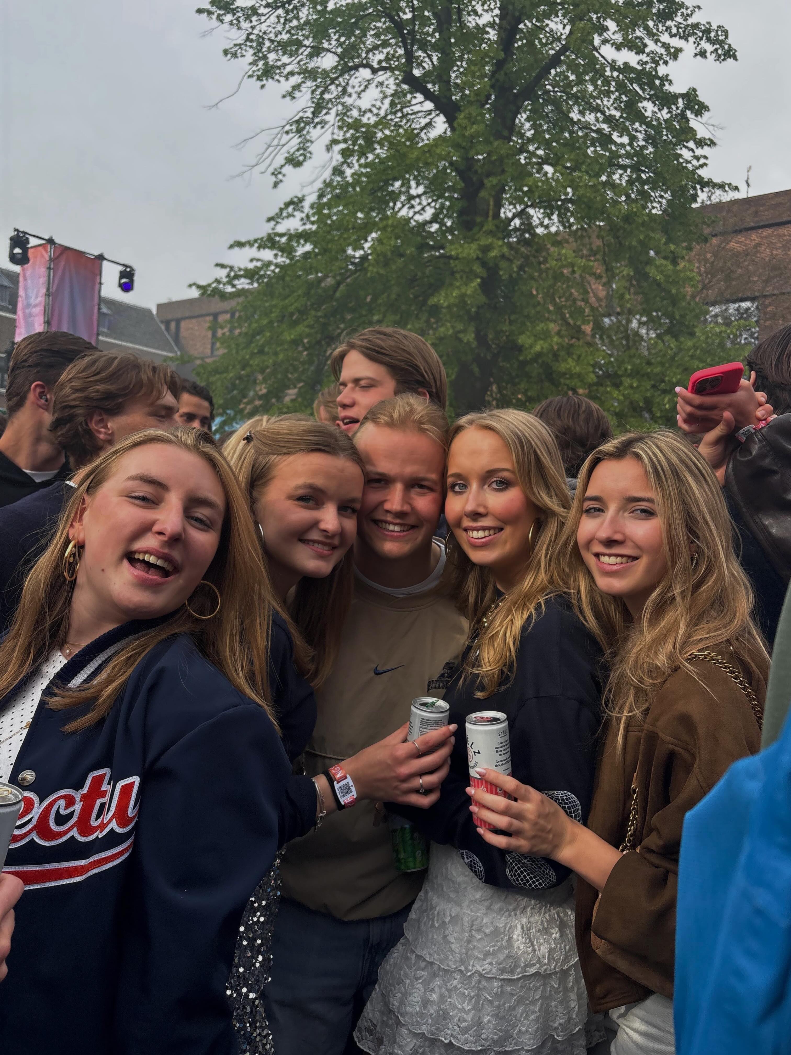 De vrijheid gevierd bij @katerlunabevrijdingsfestival ππ©·π©΅ποΈ