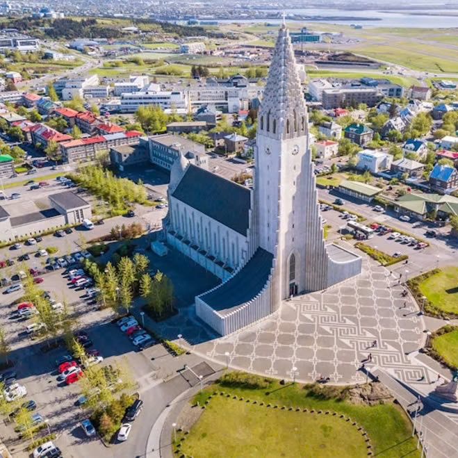 Sumaropnun Hallgrímskirkju 2026
Frá og með miðvikudeginum 20. maí 2026 verður Hallgrímskirkja opin daglega frá kl. 10:00 til 20:00.
Frá 1. júní verða kirkja og turn opin frá kl. 9:00
Kirkjubúðin og aðgangur að turni lokar kl. 19:45.
ATH: Opnunartímar geta verið breytilegir og aðgengi að kirkju og turni takmarkað á meðan helgihald, athafnir eða tónleikar fara fram.
HALLGRÍMSKIRKJA – ÞINN STAÐUR Í SUMAR
--ENSLISH--
Summer Opening Hours at Hallgrímskirkja 2026
From May 20th 2026 Hallgrímskirkja is open daily from 10:00 to 20:00.
From June 1st and throughout the summer the church and the tower will be open from 9:00
The church shop and access to the tower closes at 19:45.
Please note that access to the church and tower will be limited during services, ceremonies, and concerts. Opening hours may also vary on national holidays.
We look forward to welcoming you this summer!