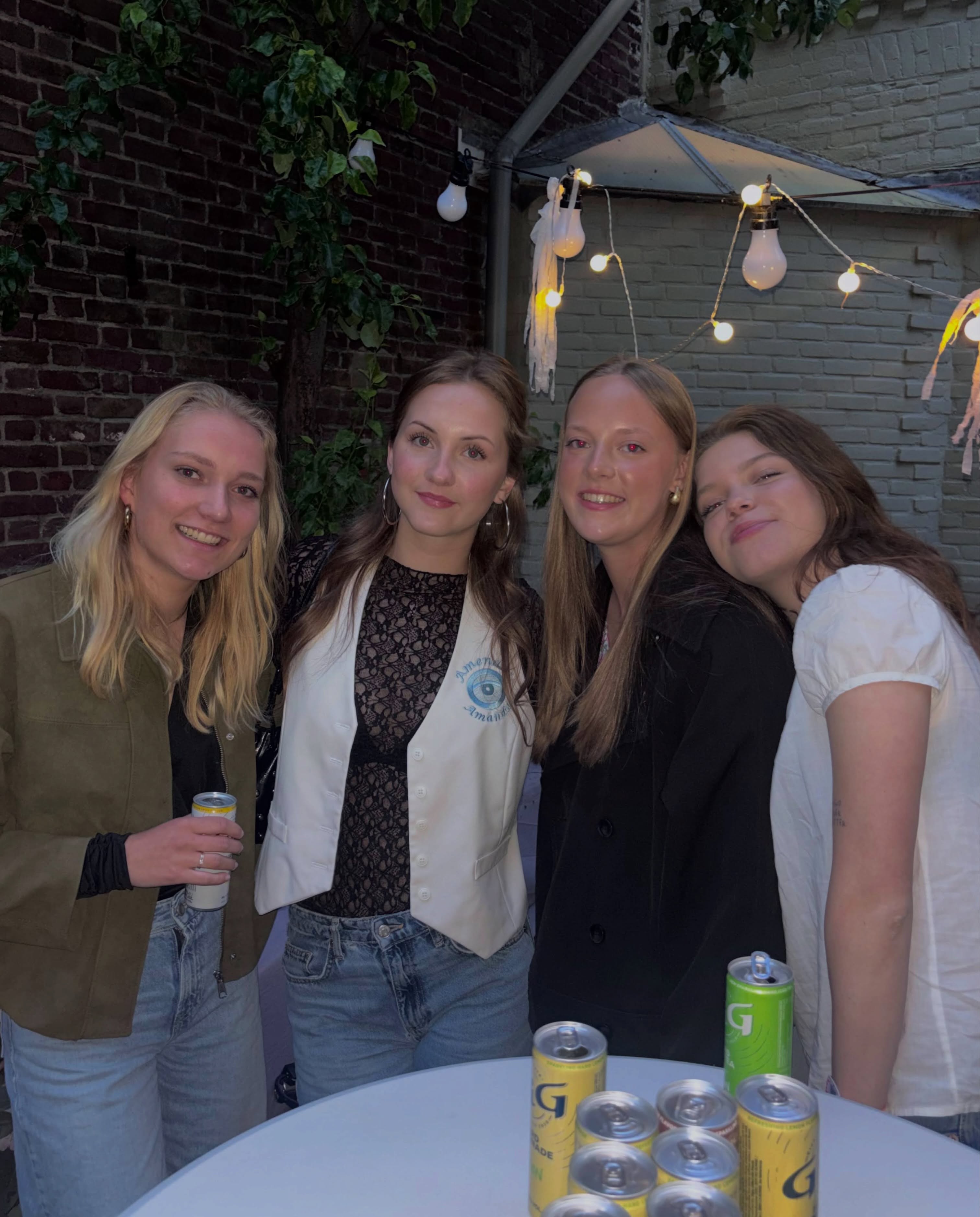 Dumpje van de afgelopen tijddd! π©·πͺ©πΊ #polkadot #pizzaborrel #huifkar #jengaaa