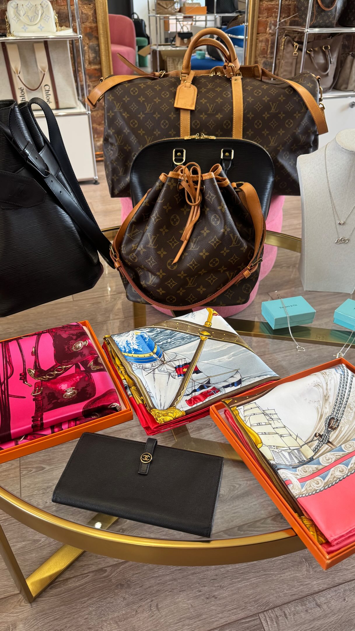 ilovehandbags_com_post_18095044333954526