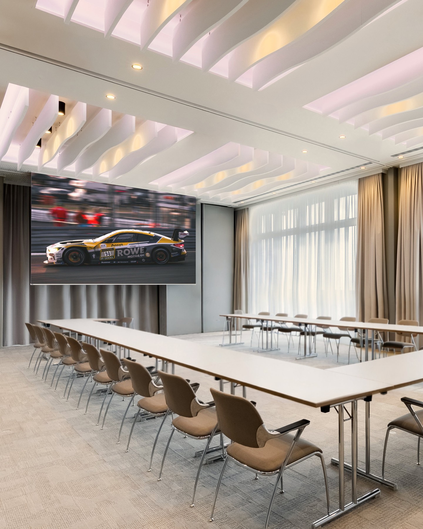 Dorint Nürburgring Hotel
Designed for focus, flexibility and performance.
For the conference area at Dorint Nürburgring Hotel, we developed flexible spaces that combine functionality, comfort and a clear architectural identity.
#KitzigDesignStudios #DorintNürburgring #HospitalityDesign #ConferenceDesign #MeetingSpaces #EventSpaces #InteriorArchitecture