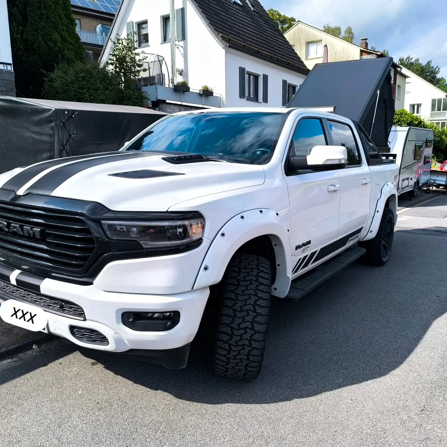 Passt nicht? Gibt's nicht! ??
Wir finden für fast jedes Auto die passende Dachzelt-Lösung. Ob Kleinwagen, Kombi, SUV oder Camper – wir lieben spannende Projekte und individuelle Umbauten.
Ihr habt ein Fahrzeug, bei dem ihr euch nicht sicher seid? Meldet euch gerne bei uns – wir schauen gemeinsam, was möglich ist! ??️
Dachzelt Sauerland – wir freuen uns auf euer nächstes Projekt! ?
#DachzeltSauerland #Dachzelt #Overlanding #Camping #Vanlife Roadtrip Outdoor Abenteuer Offroad Campingliebe