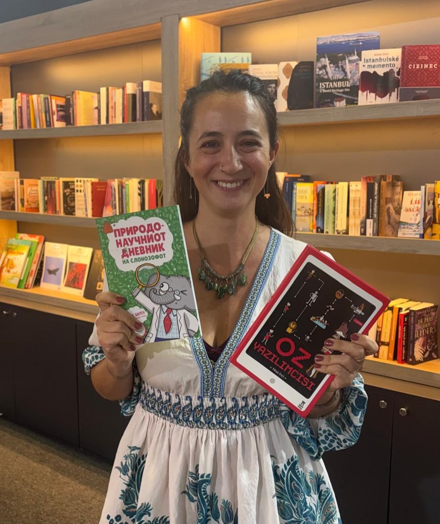 Stories know no borders! Excited for our books to find their way into the hands and hearts of children worldwide. 🌎❤️
#buchmesse #frankfurtbookfair #theblackcatagency #worldkidlit